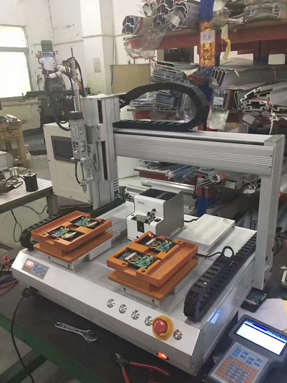 全自动锁螺丝机